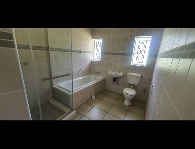 3 BEDROOM HOUSE TO LET IN ARCON PARK